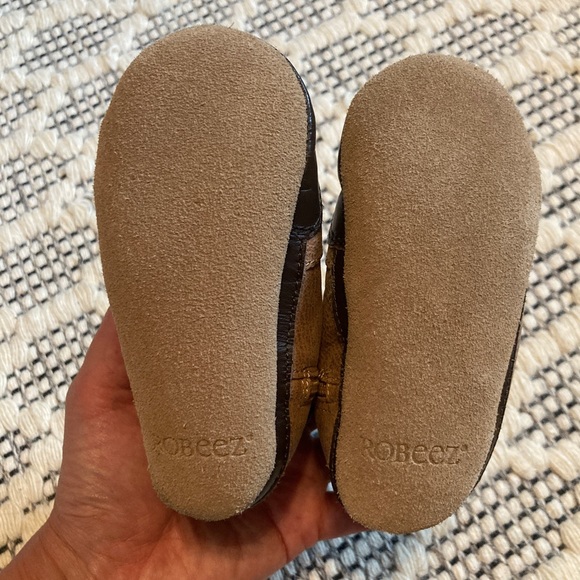 Robeez Cozies Soft Sole Boots - Wyatt Camel - Picture 2 of 4